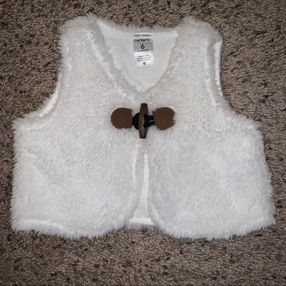💕Host Pick x2💕3/$20 White Fuzzy Vest - Picture 1 of 2